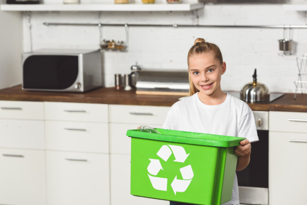 Poznejte způsob, který pomůže s tříděním odpadu. Recyklační značky by měl znát každý!